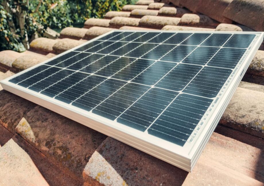 Transformer Din Bolig: Indfang Solens Kraft med Smart Teknologi